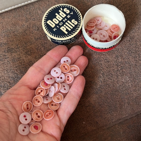 vintage buttons from an estate lot for sale - Picture 7 of 15